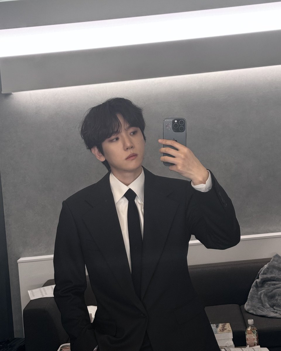 250210 BAEKHYUN BUB #큥이버블

Baekhyun: (Photo)

I had such an amazing time the past two days!! ❤️ Everyone, please dream dark dreams and sleep well!!! ㅎㅎ