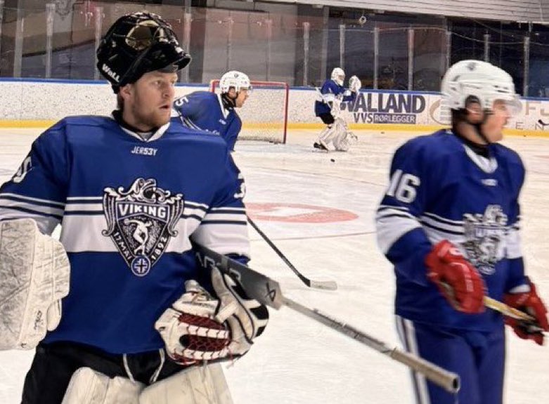 🔝Viking <a href="/Bergen_Hockey/">Viking Bergen Ishockey</a> vinner 12-2 borte mot <a href="/TonsbergVikings/">Tønsberg Vikings</a> og leder fortsatt 2. divisjon suverent foran Rosenborg og Tromsø📈