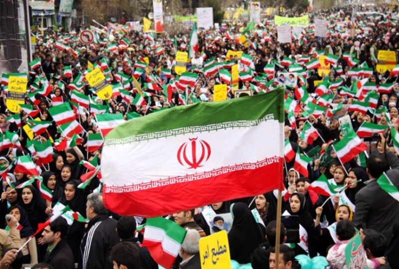 یک سوال ، آیا در راهپیمایی 22 بهمن شرکت میکنید ، دلیلتون برای شرکت چیه ؟