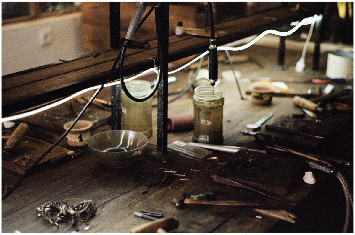 MnikathiRico's tweet photo. Inside Big Tree Jewelry Studio, Bali Indonesia, 2025. https://t.co/If6sJFykyY