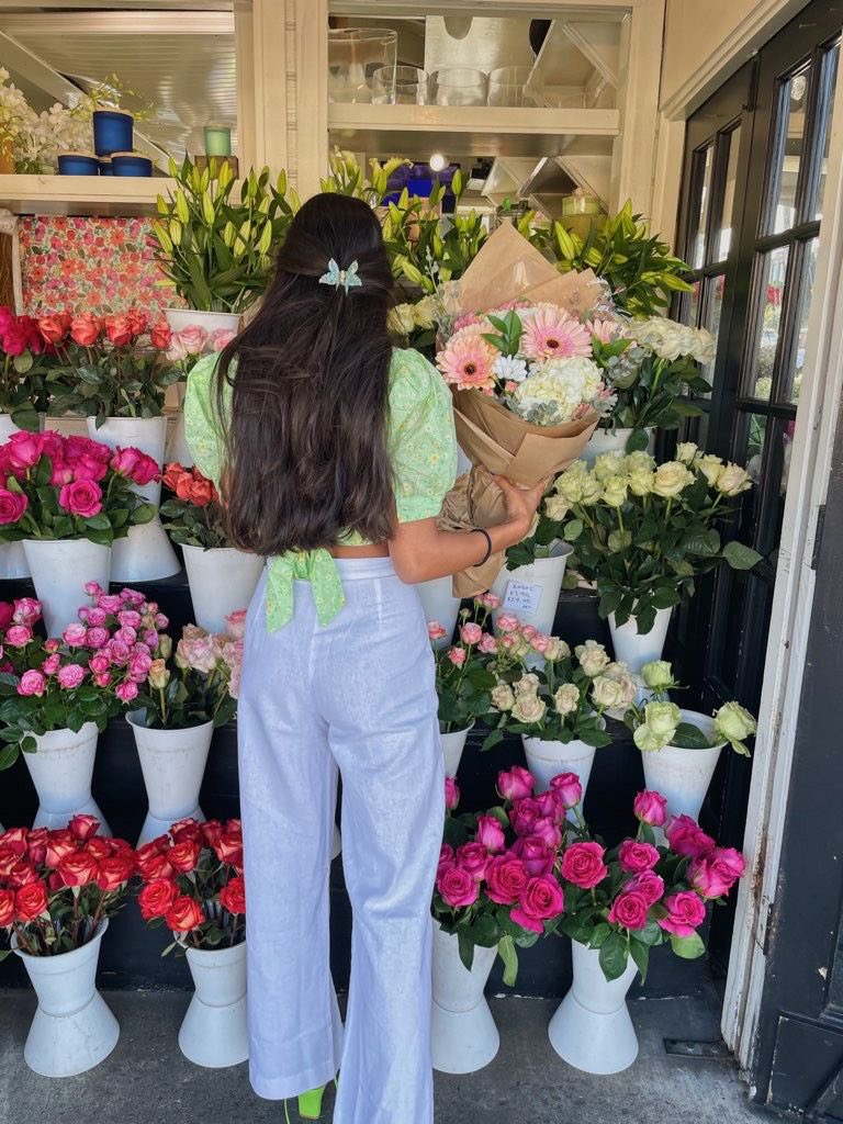 Diorgirlx's tweet photo. flowers https://t.co/xC4XaRPBxU