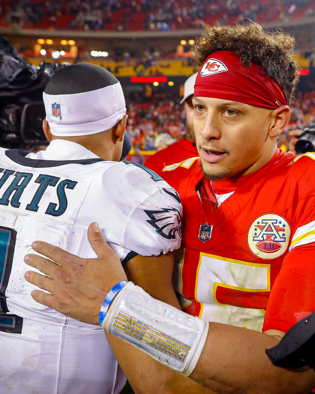 HardRockBet's tweet photo. Who is winning the big game? 

❤️ Chiefs 
🔁 Eagles https://t.co/QYnxjmkMTE