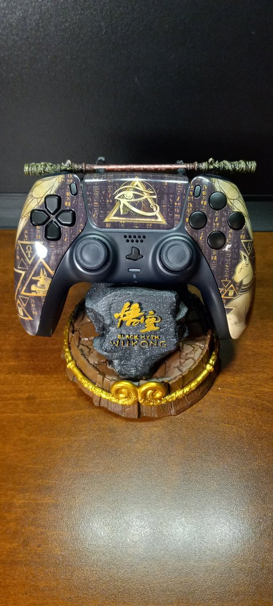 sephiroth19851's tweet image. I have 4 Controllers to trying out on Black Myth Wukong Controller Holder and It&apos;s looks amazing. 🙌

#BlackMythWukong #controllerholder
