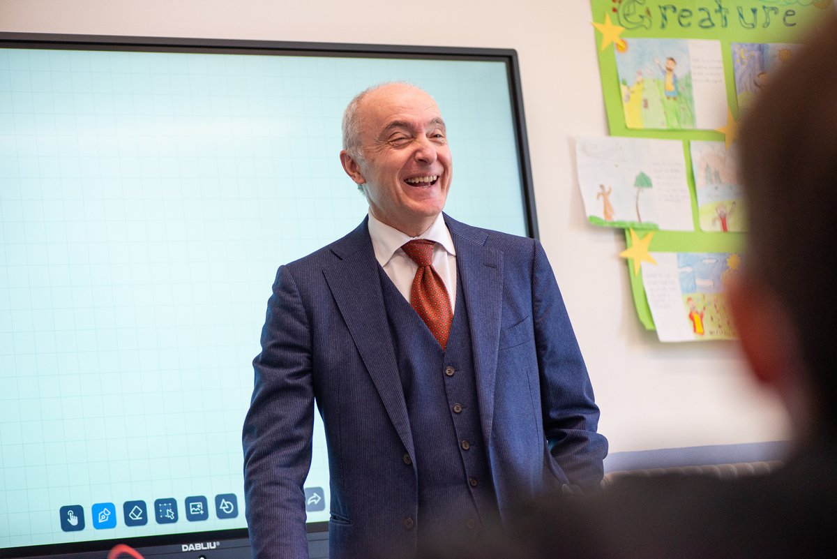 fcn_onlus's tweet image. Chiudiamo le visite di @fcn_onlus  alle 14 classi che partecipano ad #ABCDono con la quarta della scuola primaria di San Pietro Mosezzo che ha incontrato il VicePresidente Santagostino. Una classe piccola nel numero ma di grande energia.
#fondazionenovarese #fondazionidicomunita