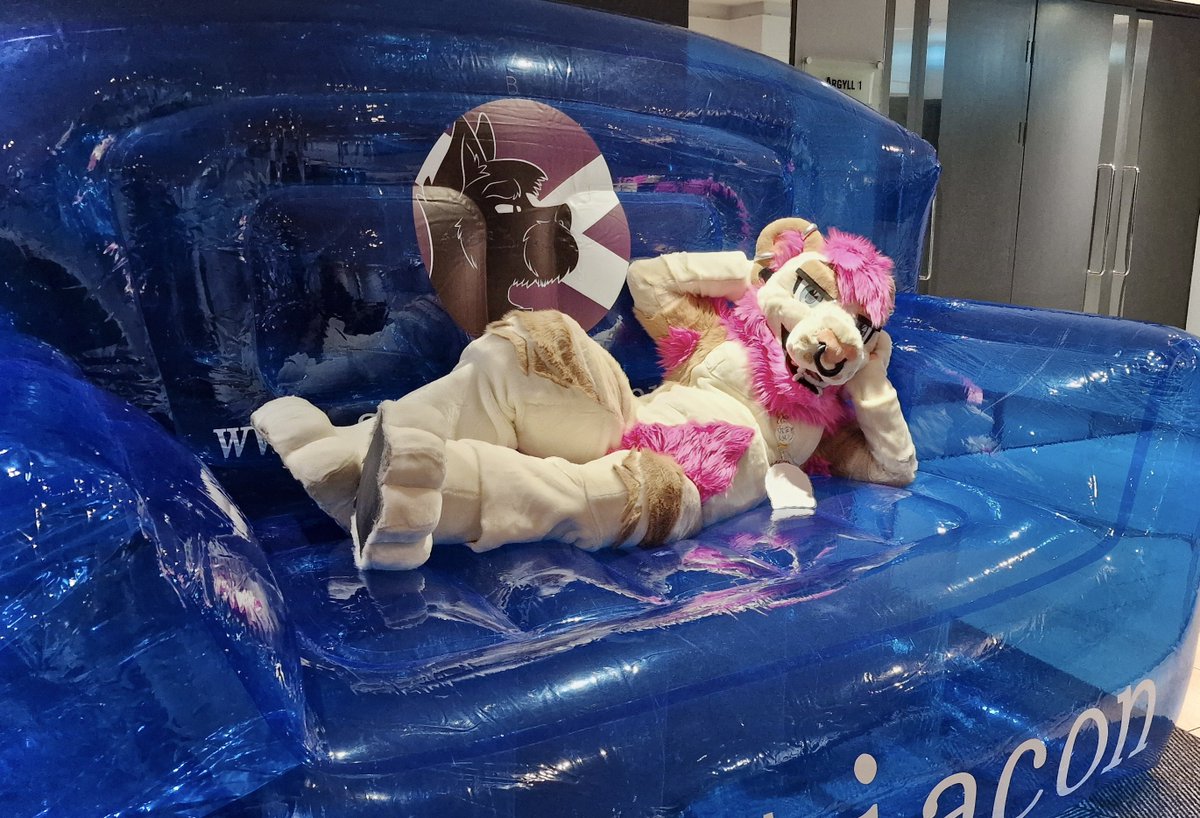 What if you joined me on the Scotiacon inflatable sofa? 👉👈