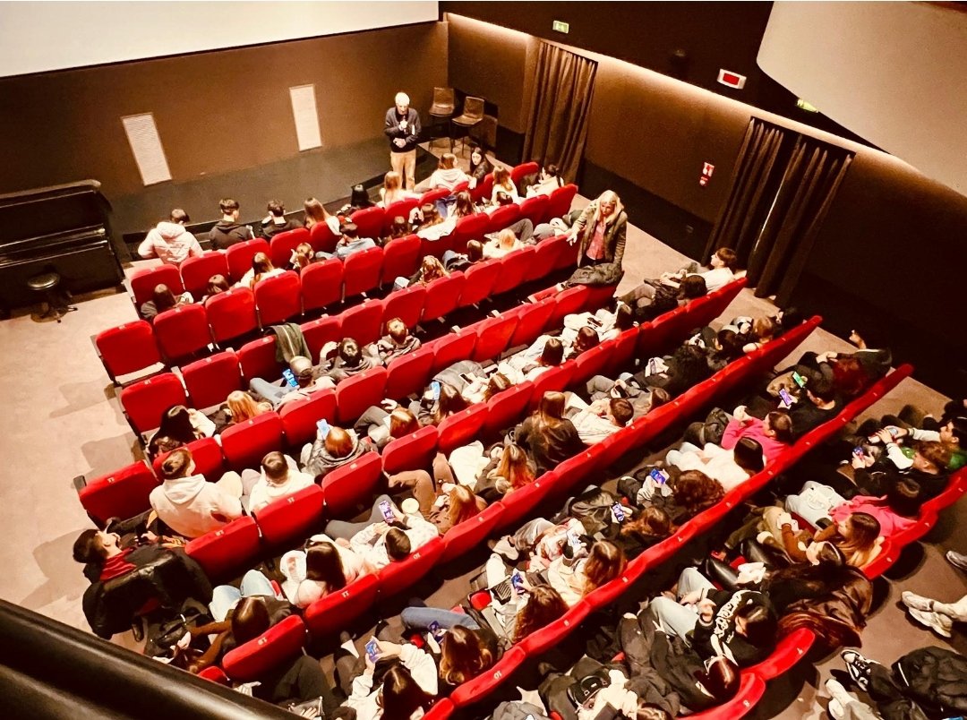 #settimana
#studente
#Cinema 

La visione del film “Non dirmi che hai paura”, tratto dall’omonimo libro di G. Catozzella (2014), è stato per i ragazzi un momento di riflessione e sensibilizzazione sui temi più importanti che hanno abitato e che abitano il nostro tempo.