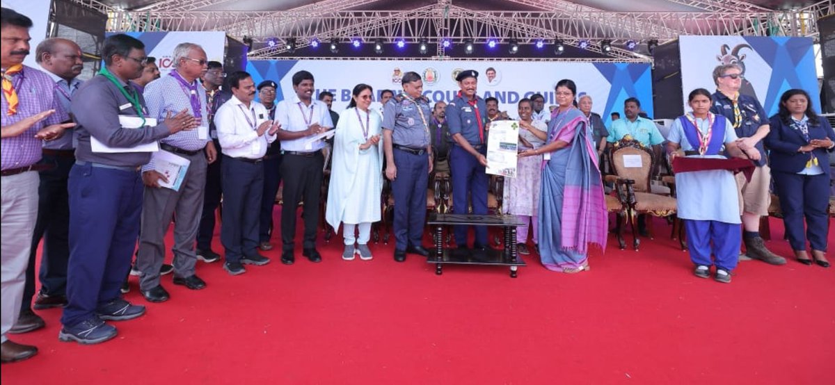DennisJesudasan's tweet photo. #SideTalk
Tiruchi district hosted diamond jubilee jamboree of Bharat Scouts and Guides at the SIPCOT industrial estate complex at Manapparai. On the last day, the Minister released the special postal cover to commemorate the mega event. (1/4) https://t.co/3nh1GwBZIf