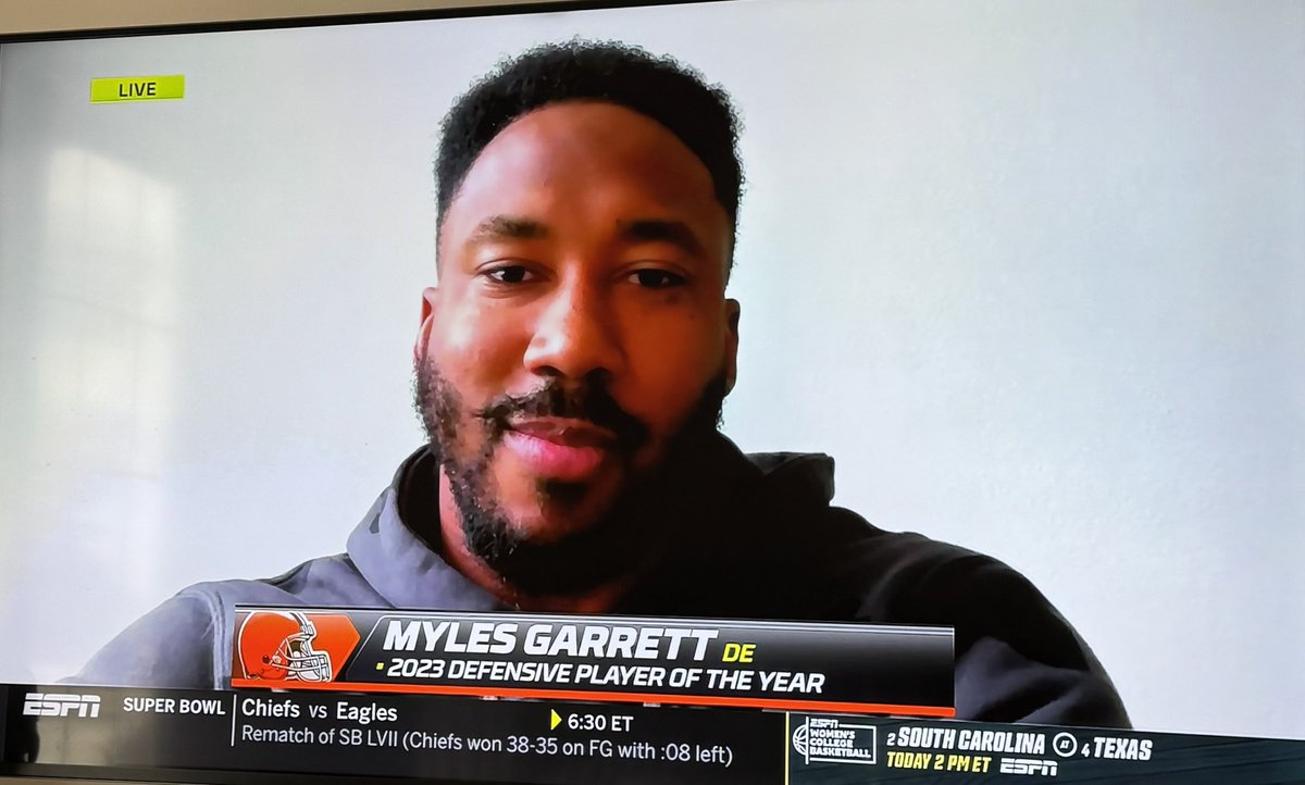 NFLGrandheer's tweet image. #Browns Myles Garrett reveals his trade request stems from fans cheering Deshaun Watson's injury. "This fanbase was happy to see Deshaun go down. He's contributed to winning in this city as much as I have, it just really left a sour taste in my mouth."
