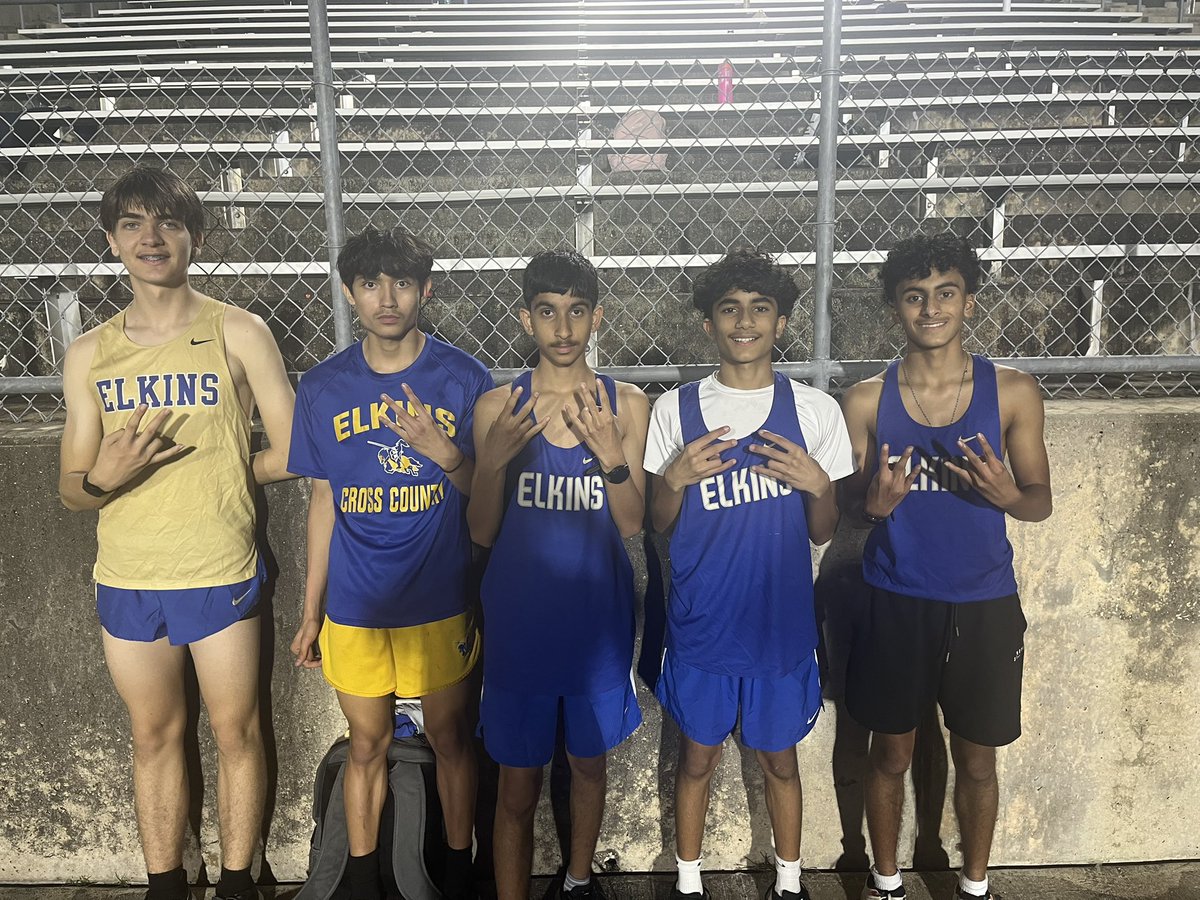 Our boy’s middle distance track program got off to a fast start this week we had 8 boys run personal records this past week!
#GD2BAK <a href="/FBISDAthletics/">Fort Bend ISD Athletics</a> <a href="/TrackElkins/">Elkins Boys Track</a>