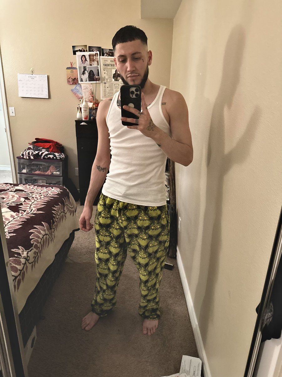 ferlibee's tweet image. I’m the grinch all year round 💚