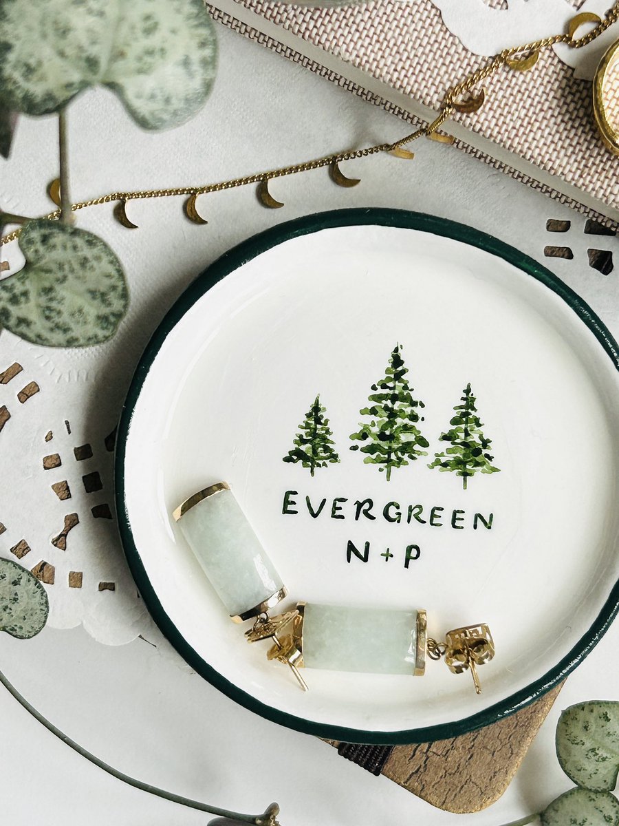 CindaDesigns's tweet photo. here’s a cute one for an engagement 🌲 🤍 https://t.co/uopdqgqoxc