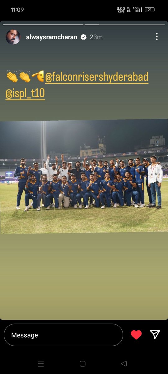 Alokkhosla143's tweet photo. @AlwaysRamCharan @ispl_t10 @DisneyPlusHS @StarSportsIndia Yaahoo... Congratulations #RamCharan Anna &amp; our #GameChanger  team #FalconRisers #Hyderabad for fantastic win 🥳💥🌟❤️
U have brought ur positive energy on d ground &amp; ur cheer with that humble behavior towards d members made them Winner 🥰
#ISPL10 
#OrangeReRelease exited 🤩🙌🏻 https://t.co/aVWn5P3t1s