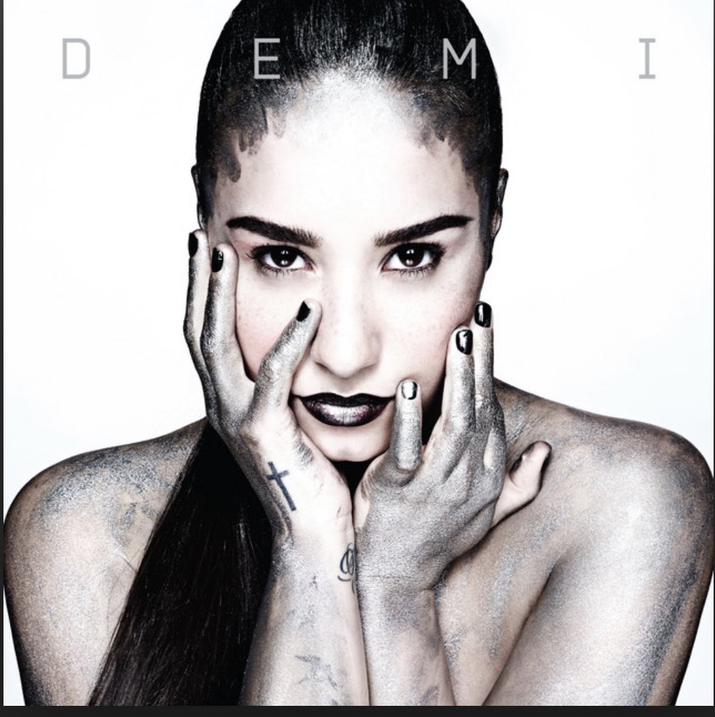 midpeter's tweet image. eu sempre fico chocado com o quanto a demi era amada e famosa aqui no brasil na epoca desse álbum, pra quem é novo e não pegou essa era tinha lovatic saindo de todo canto que você ia