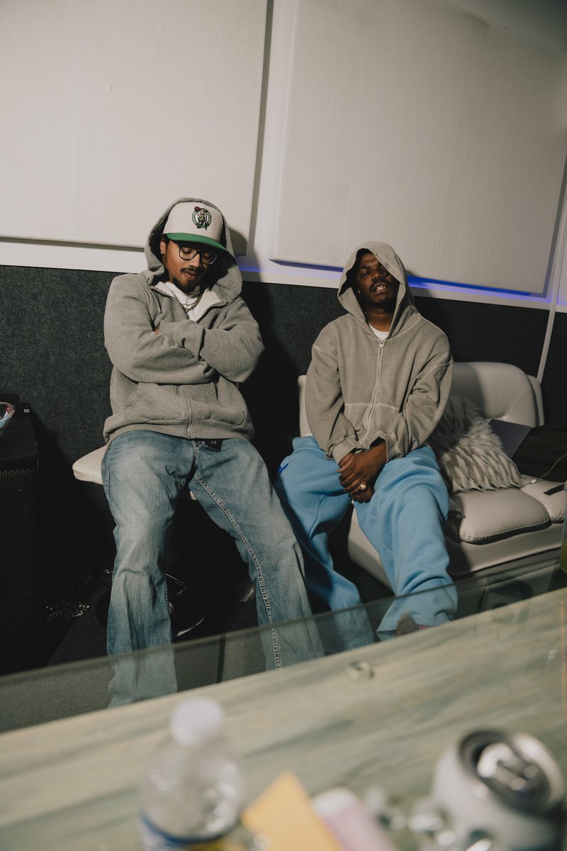 legendary <a href="/smino/">smi</a>