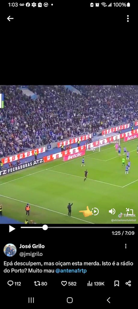 Claudio_S87's tweet photo. @jmigrilo @antena1rtp Eu gostaria de saber o porquê deste treinador adjunto se posicionar ali para dar instruções aos jogadores do sporting. O pinheiro fingiu que não o via??? https://t.co/19JRW0vpNM