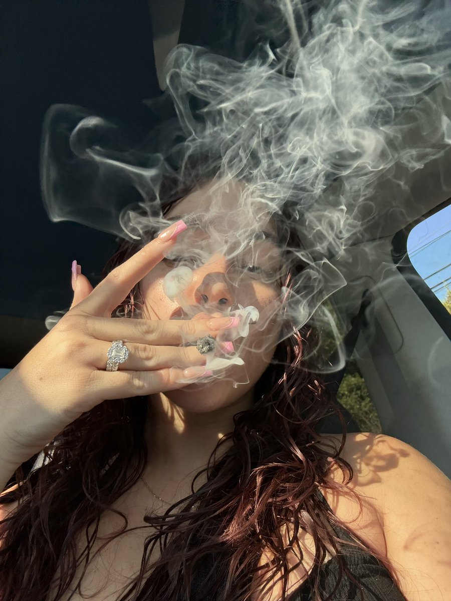 sweeetlovinn's tweet photo. Psychotic women luv me https://t.co/SLUbnlVBjc