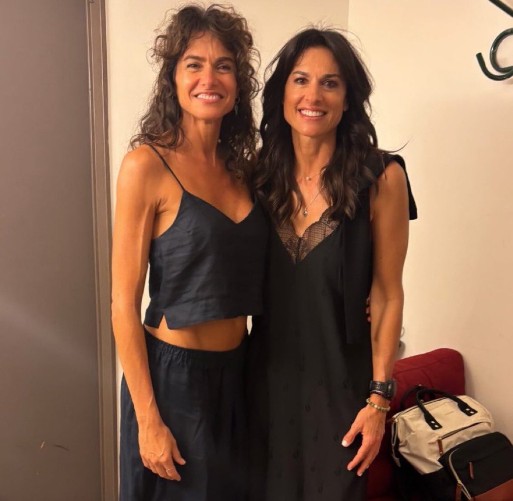 Flor es hermosa, pero Gabriela, no sé, además de cuidarse duerme en formol. No, Mabel, no es sal de mar, no empieces.