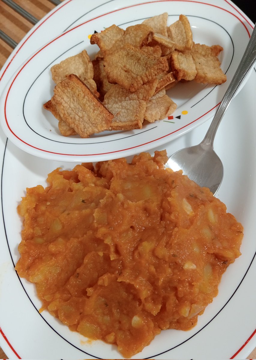 *Qué ricas! *PATATAS MENEÁS CON TORREZNOS* 👌💯😋paladealo.com/patatas-meneas… Receta escrita paso a paso 📝👇 Buenas tardes 🤗