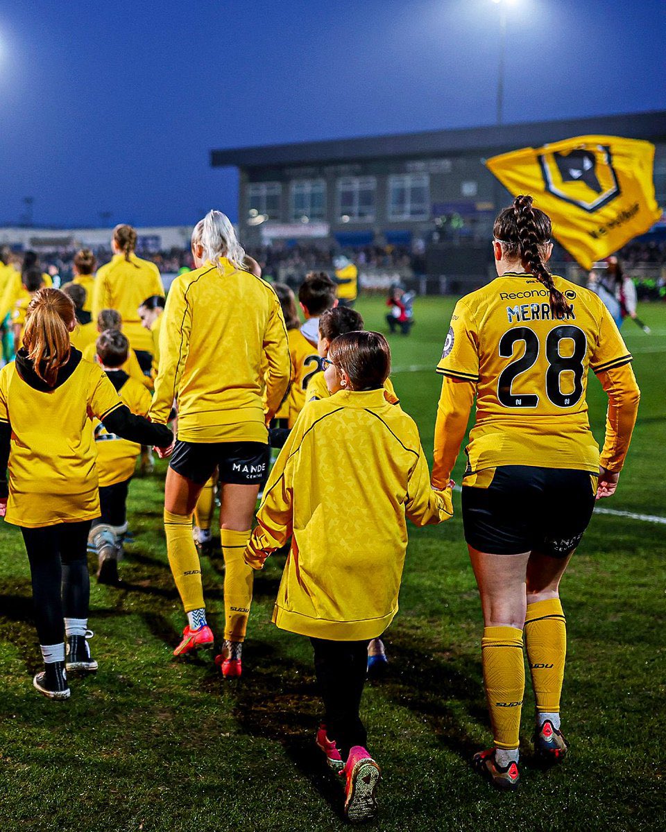 Bethmerrick2's tweet image. 5000+ of you and a lot of pride🫶🏼 The @adobewomensfacup is special - what an atmosphere last night… see you Wednesday 🥺🖤