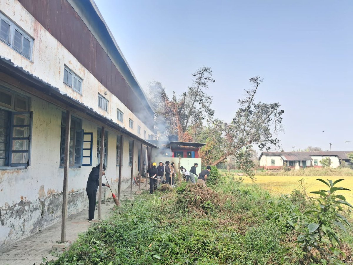 MU_Forestry's tweet image. On 7th February 2025, the students of the Department cleaned a wasteful place into a Herbal Garden.
#SocialService
#CleanIndiaMission
#swachhbharat 
@ManipurUniverse