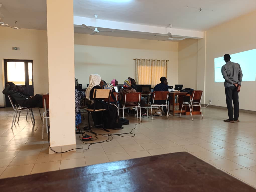Youthmappers UNIVSEGOU (@youthmappersus) on Twitter photo Suite et fin de la formation d'initiation a l'outil #Arcgis par le chapitre <a href="/youthmappersUS/">Youthmappers UNIVSEGOU</a> . Vivement la session prochaine qui se centrerait sur #QGIS / #JOSM, des outils #OpenSources au laboratoire de cartographie de l' #Université_de_Ségou
<a href="/youthmappers/">YouthMappers</a>
<a href="/OSM_Mali/">OpenStreetMap Mali🇲🇱</a>
#opendata Suite et fin de la formation d'initiation a l'outil #Arcgis par le chapitre <a href="/youthmappersUS/">Youthmappers UNIVSEGOU</a> . Vivement la session prochaine qui se centrerait sur #QGIS / #JOSM, des outils #OpenSources au laboratoire de cartographie de l' #Université_de_Ségou
<a href="/youthmappers/">YouthMappers</a>
<a href="/OSM_Mali/">OpenStreetMap Mali🇲🇱</a>
#opendata