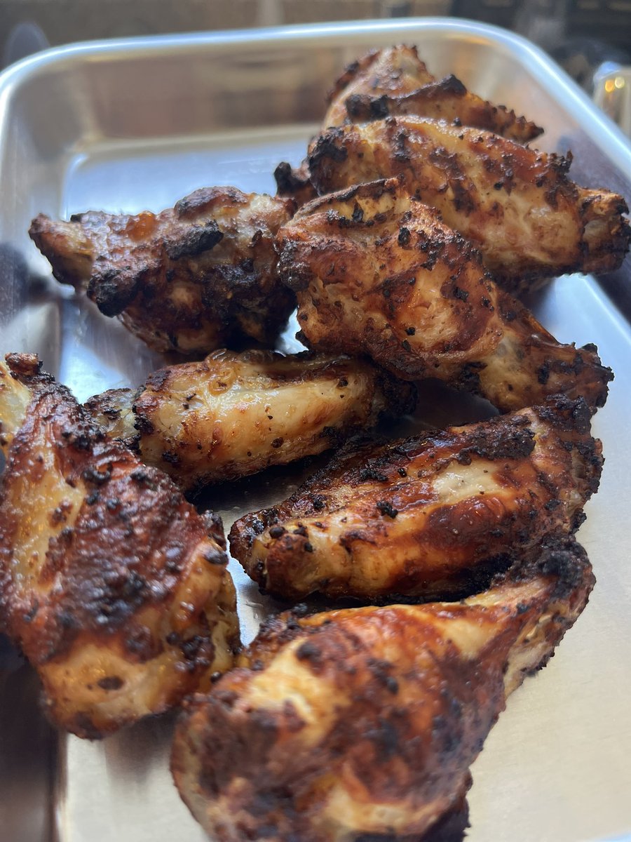 aproductofthe90's tweet photo. Super Bowl wings https://t.co/tIPgAwXUt6