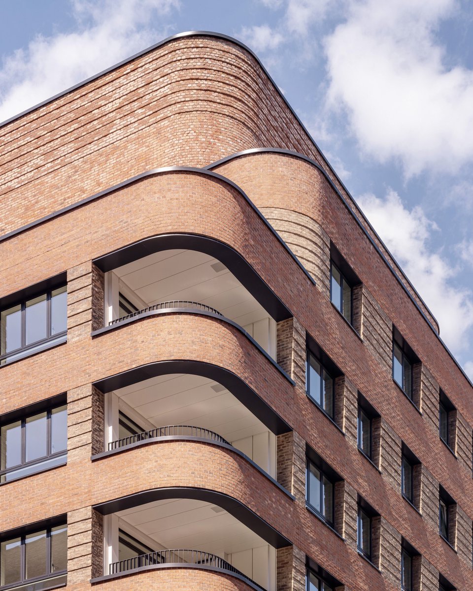 𝓢𝓪𝓶 tweet media