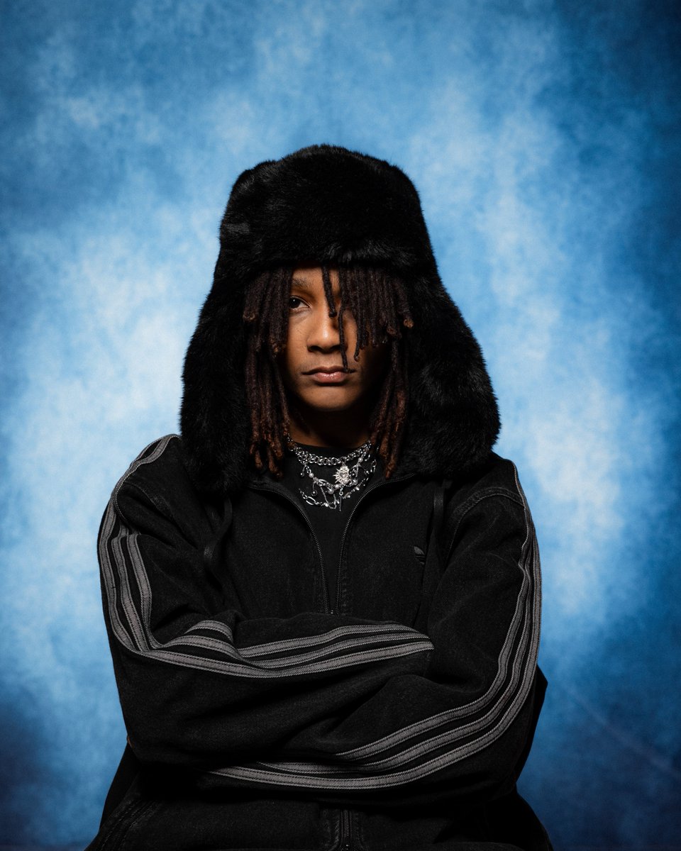 33Degres's tweet image. @ADESTHEPLANET prend la troisième place de la Draft 2025

Originaire  de Côte d’Ivoire, la rappeuse débute sa carrière en 2020 et se fait  progressivement connaître pour son style singulier, aussi spontané  qu’empli d’émotion. Révélée en 2023 avec “MILLIONS”, ADÉS a parfaitement…