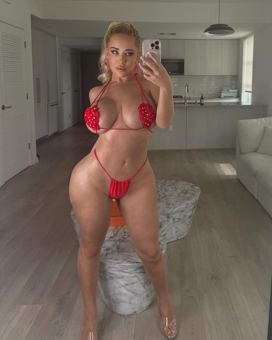 Watch Savannah Bond Fans's leaked NSFW photo on TwXstars