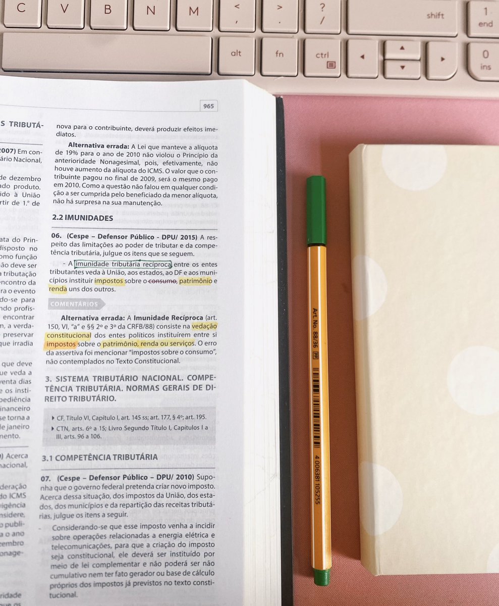 Não sou bióloga, mas posso atestar: esse animal (estudando tributário) está em profundo sofrimento.