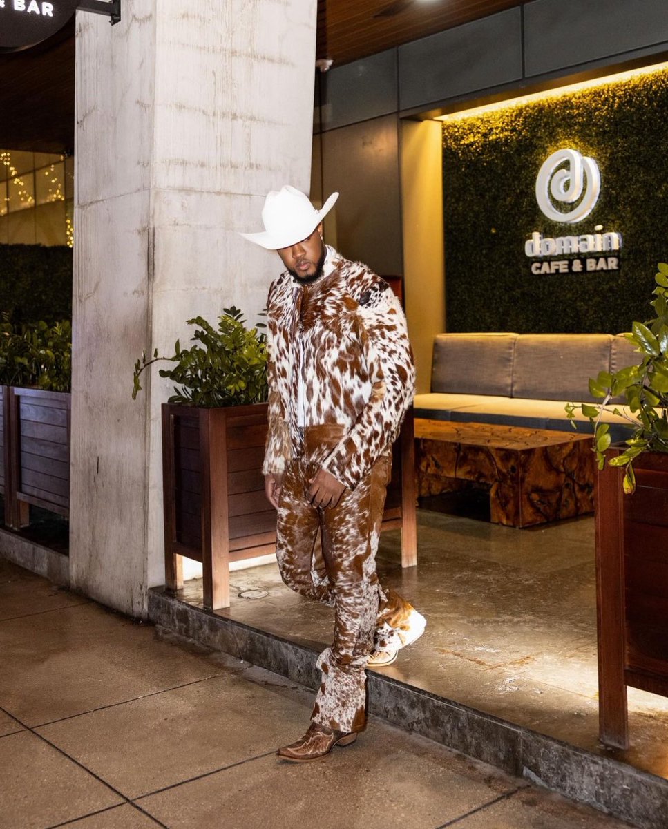 marcmogul's tweet photo. Thanking God for more life 🥃 Moguls Rodeo 🐎 https://t.co/Tag1jZ5hAS