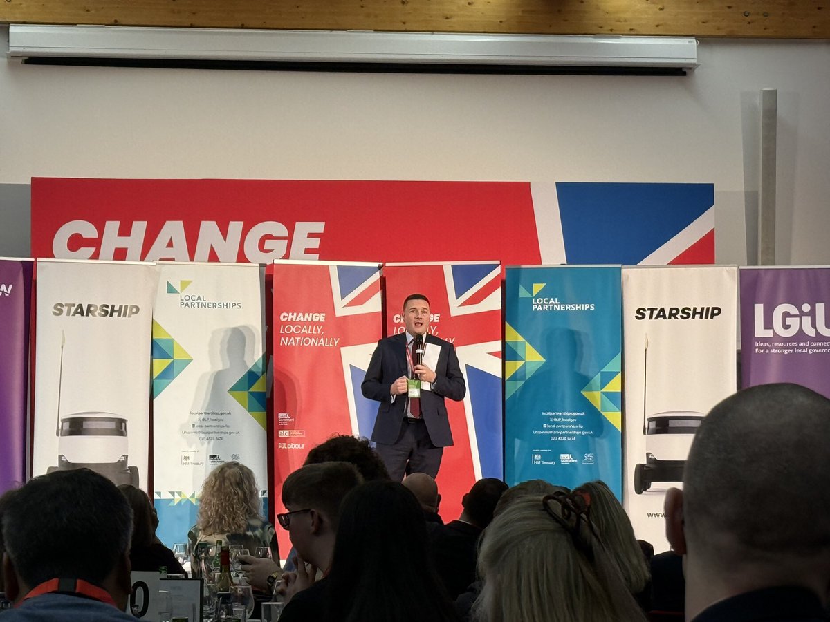 benmiskell's tweet photo. Brilliant weekend with @SheffLabour at #LabLocal25. Hearing @AngelaRayner on real partnership with local gov & building 1.5M homesโweโre ready to play our part in Sheffield to tackle homelessness & grow the economy. Plus, @wesstreetingโs plan to cut waiting lists and fix our NHS! https://t.co/SMAcw3Kvvq