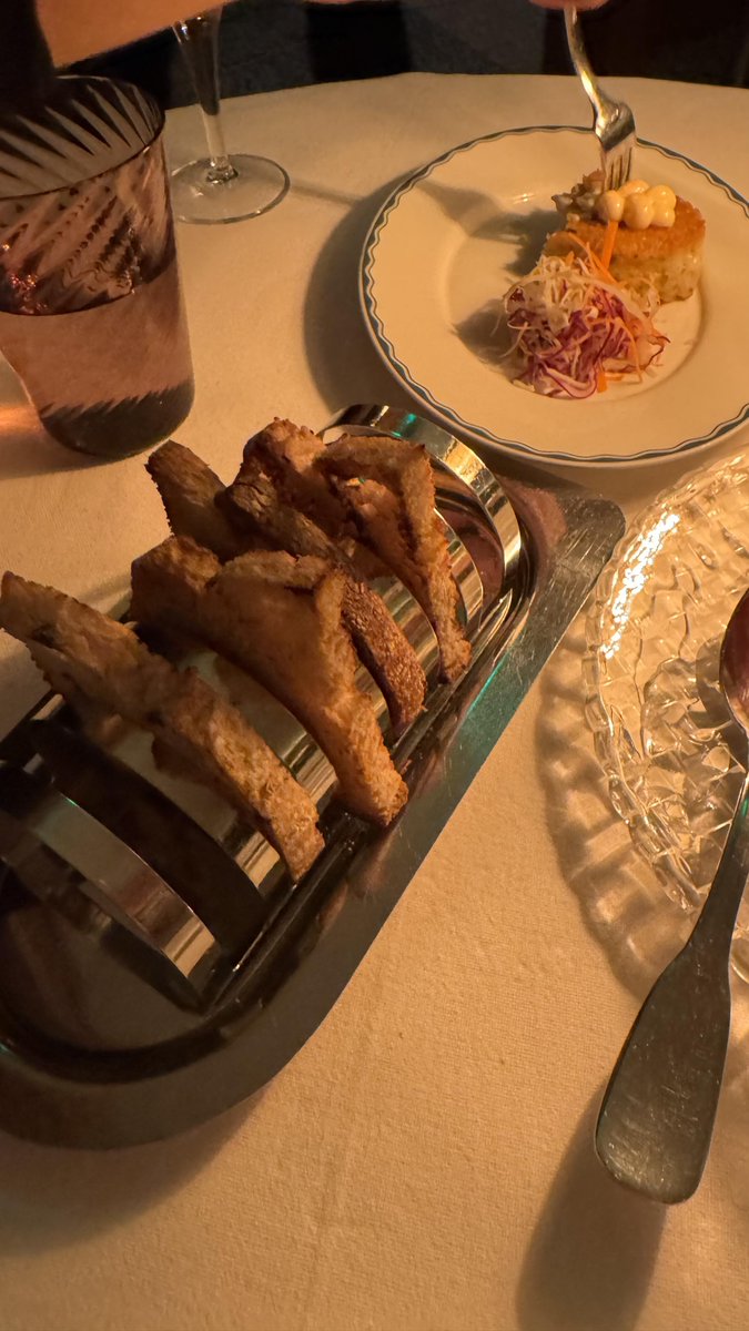 kokochen88's tweet image. Michelin one star really has a great atmosphere and good service