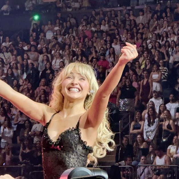 carpentersgain's tweet photo. SABRINA MUTUAL GAINS 💋

comment “don’t smile

FOLLOW everyone who LIKES ur comment !!

 RETWEETS to spread ୨ৎ https://t.co/oiz8SlW7SV