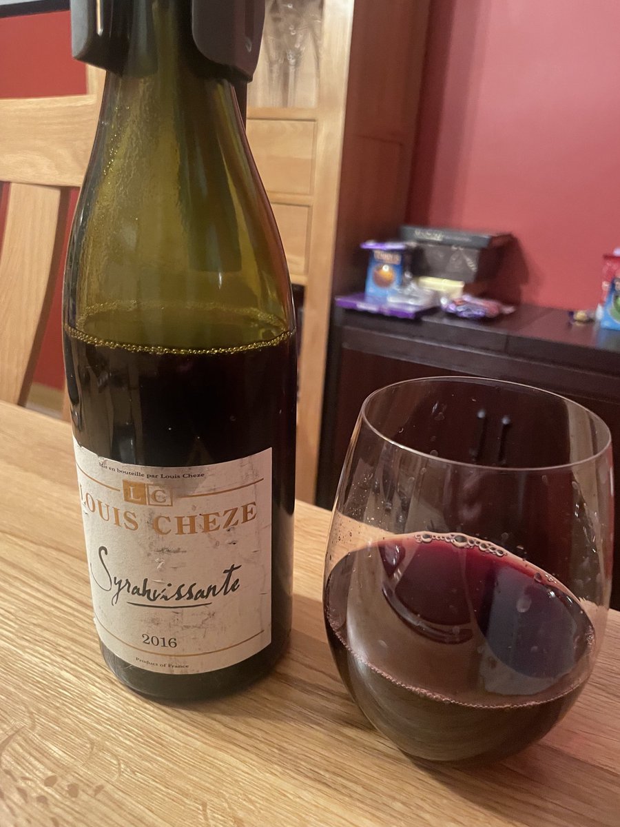 Finished this off with some very bony lamb loin chops, they’re off future menus, the wine however will be on repeat with a different vintage as last 2016 in the cellar 😋