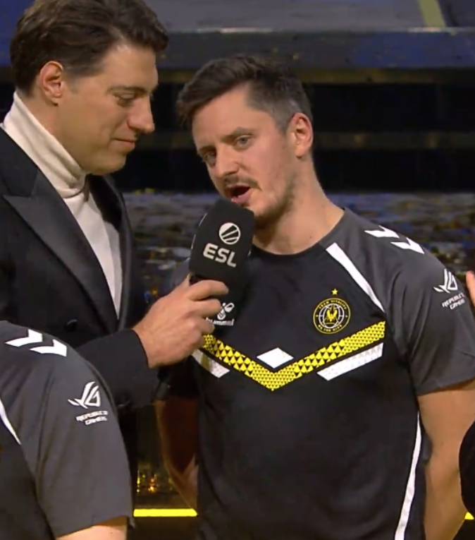 Ozzny_CS2's tweet photo. "I'll be 32 in a couple of days... to all the people who want me to retire, just f**k off"

apEX after winning IEM Katowice ‼️🇫🇷 https://t.co/j5ztXRnjnL