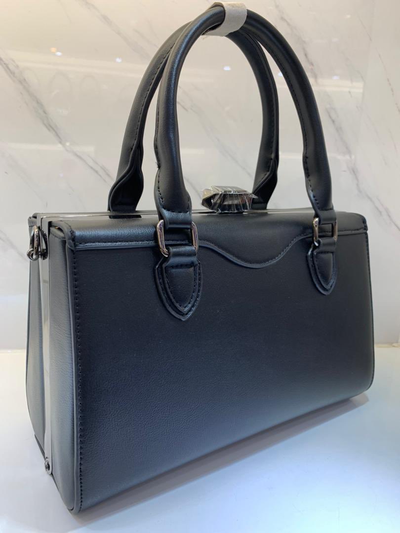 Stef_ahny's tweet photo. Gorgeous work bags available exactly as seen🤗
Price;38,500 https://t.co/joK0EvgO4E
