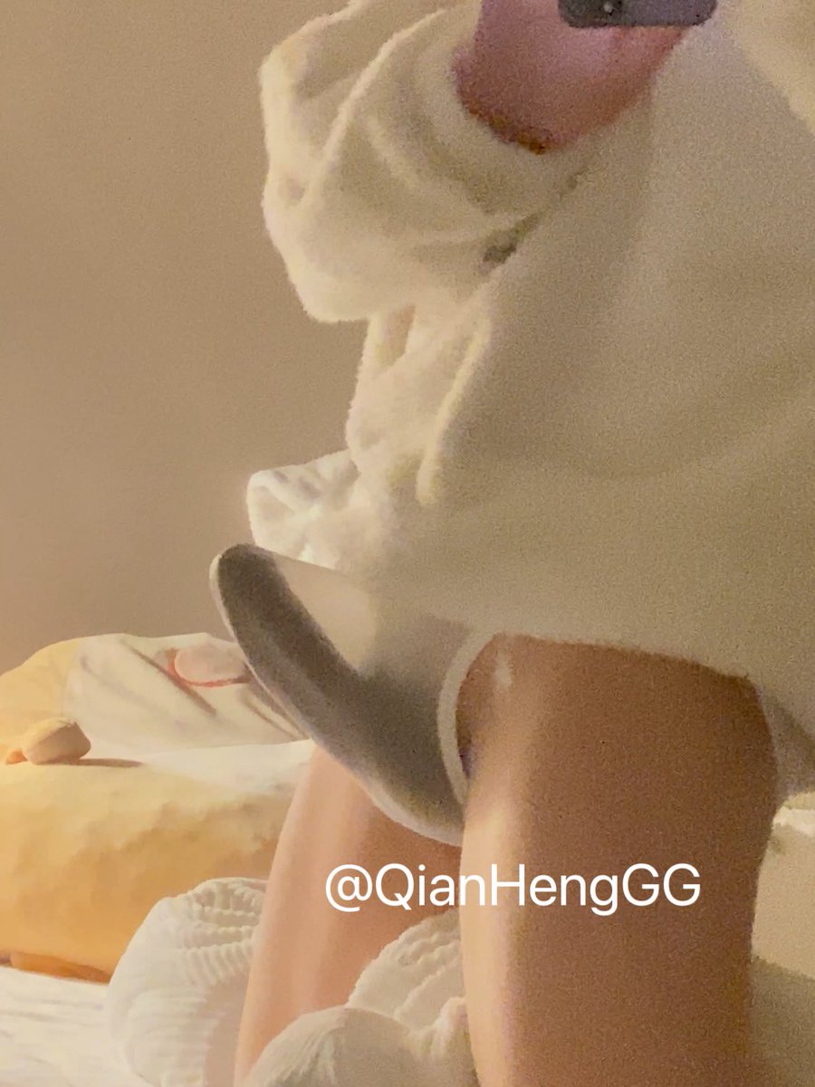 QianHeng520's tweet photo. 这内裤透透的 https://t.co/X7oXzX1iQ0