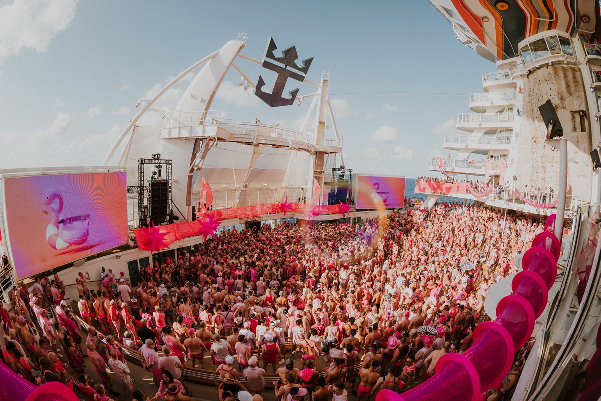 DanielSl8r's tweet photo. Think Pink T-Dance 🦩🩷🌺

@AtlantisEvents: 35th Anniversary Caribbean Cruise

📸: @lvlvisuals | Lee Le

#RoyalCaribbean #AllureOfTheSeas #DanceNowDanSlater  #DanSlater #DJDanSlater #AtlantisEvents #AtlantisCruise https://t.co/zW8lVWgeBb