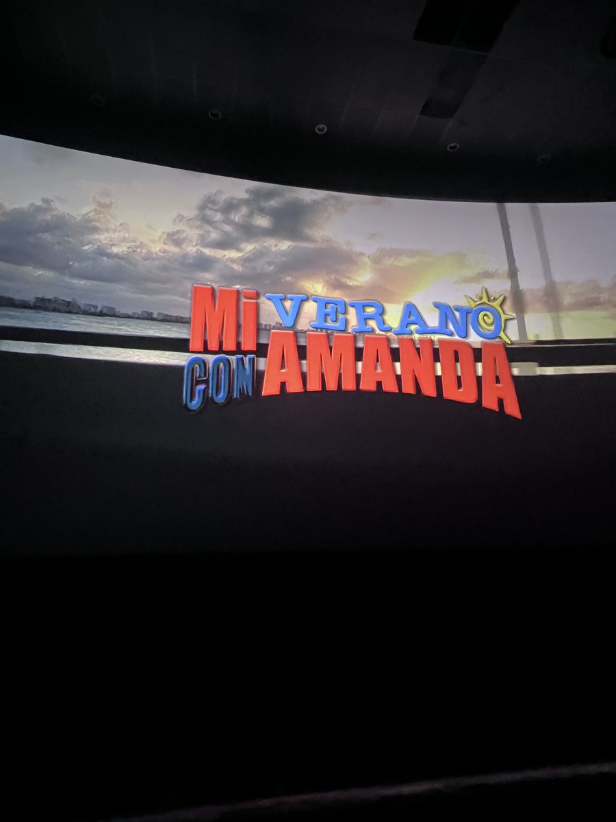 Una pelicula de comedia puertorriqueña hecha en el 2008, alfin la pude ver en el cine por primera vez ya que en el pasado no tenía la edad necesaria para verla.  La vi multiples veces al escondido de papi y mami.  hoy quise tener esa experiencia por primera vez en mi vida, ya que