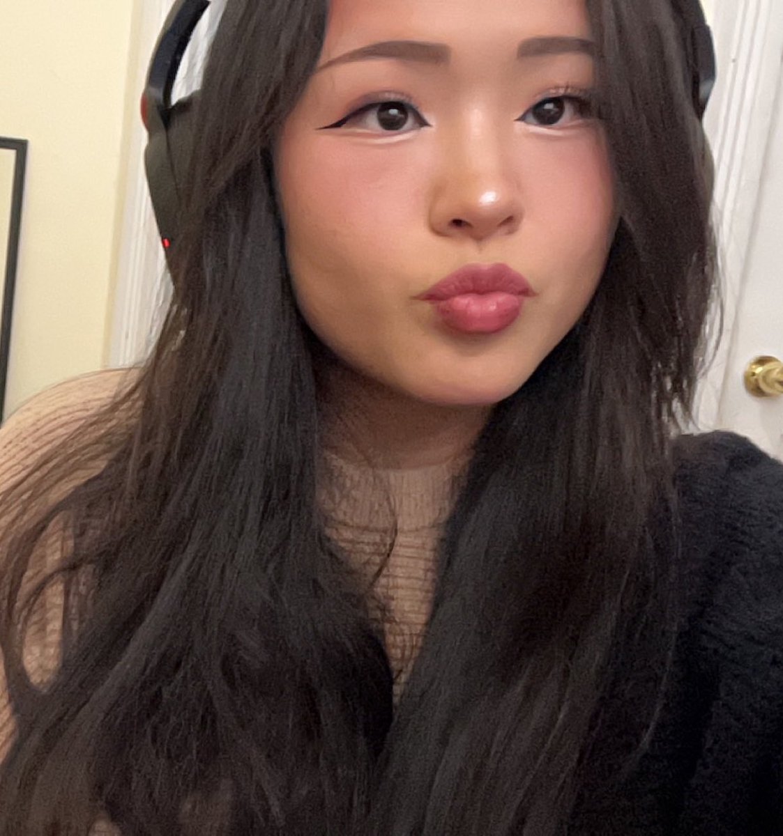 Live on twitch @ hiccup7531
Come get the duckies with me 
Solo q into clol later yay 
🦆🦆🦆