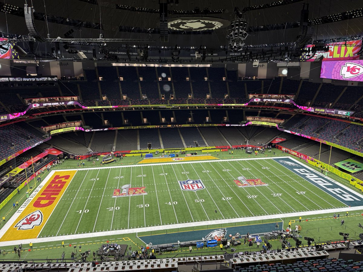 Today’s office 
#SuperBowlLIX <a href="/1116sen/">SEN 1116</a>