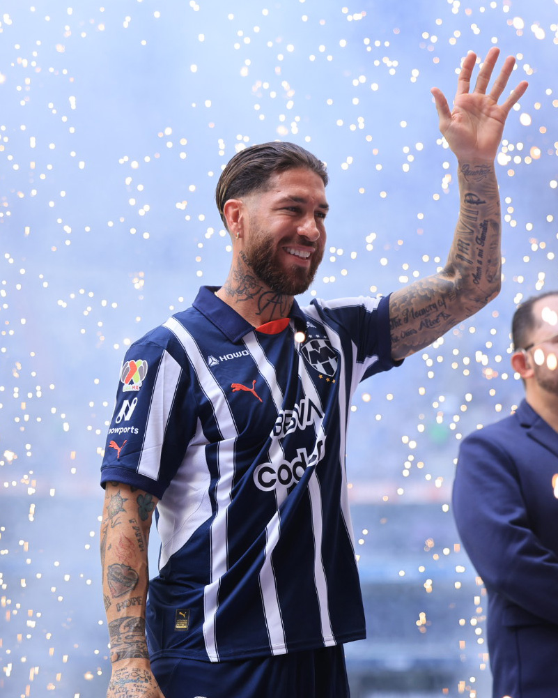 Rayados's tweet image. "Quiero agradecer de corazón por el recibimiento. Es un privilegio y un lujo compartir mi carrera con ustedes, Rayados”.🎙️ @SergioRamos.🇪🇸🔥🙌🏼