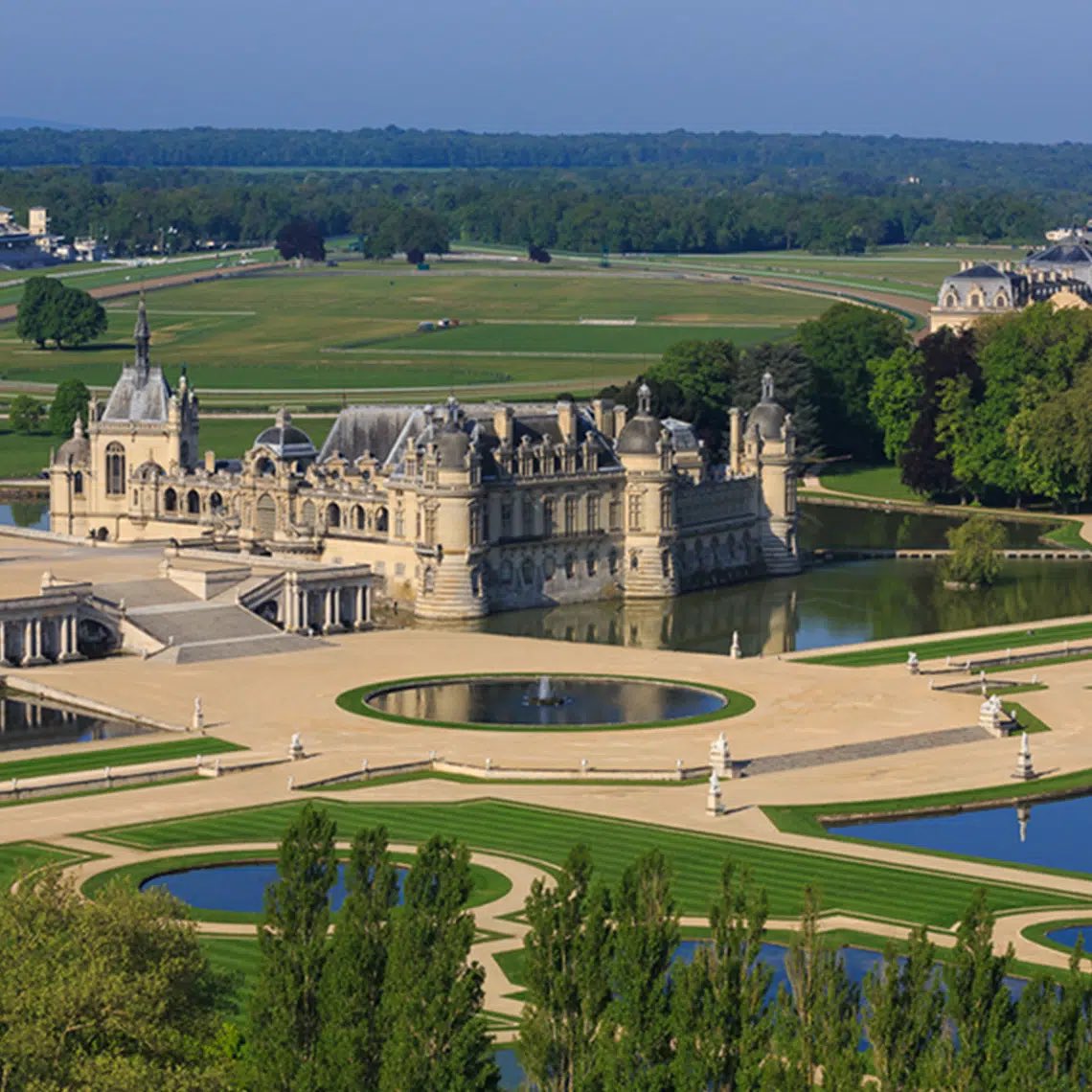LutetiaBlog's tweet photo. @PerseusLeGrand Le plus électrique : le château de Chantilly bien sûr https://t.co/kUP1n9PSdS