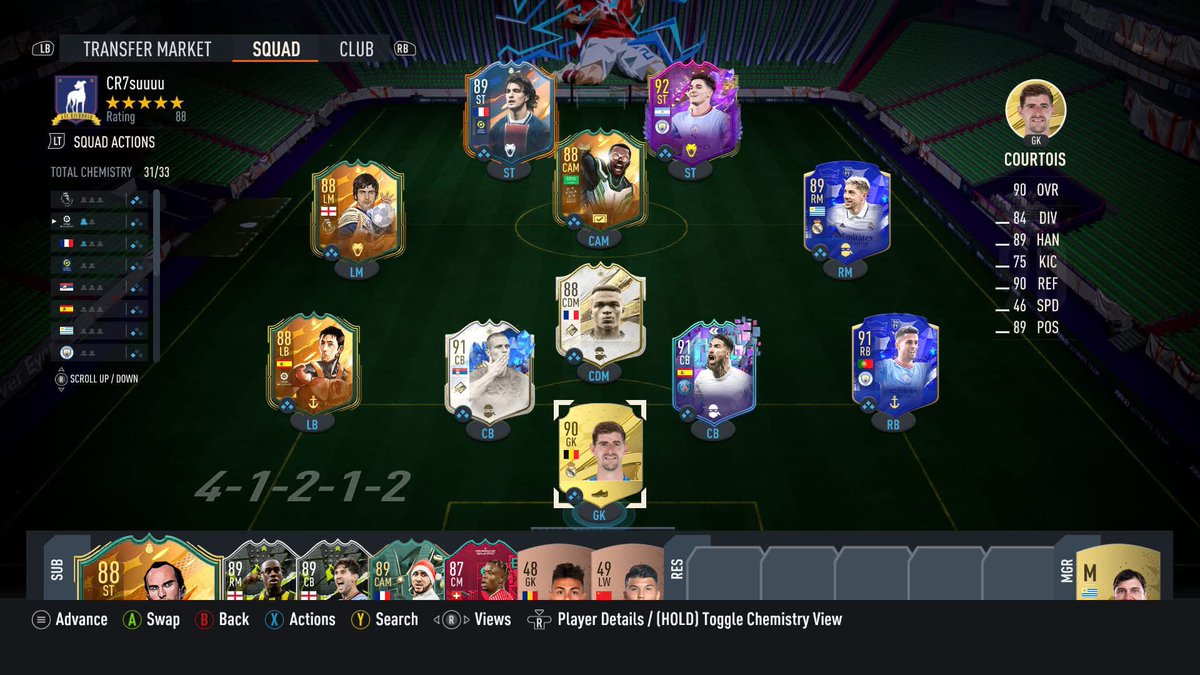 اغمضتها كي لا تفيض ف امطرت 🥲