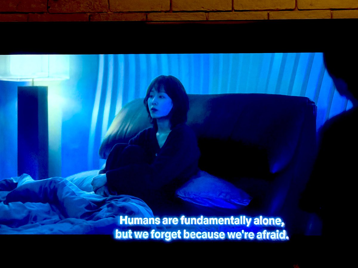Geeky_Foodie's tweet photo. How #Kdrama messes with your brain, when not with your heart,
And how it definitely does mess with your diet - Korean burgers when not ramen! ๐
Gong Yoo and Seo Hyun-jin ๐ฅin #TheTrunk
#KDramatic #FoodVibesOnly #SundayFunday https://t.co/ZBVgKj89SK