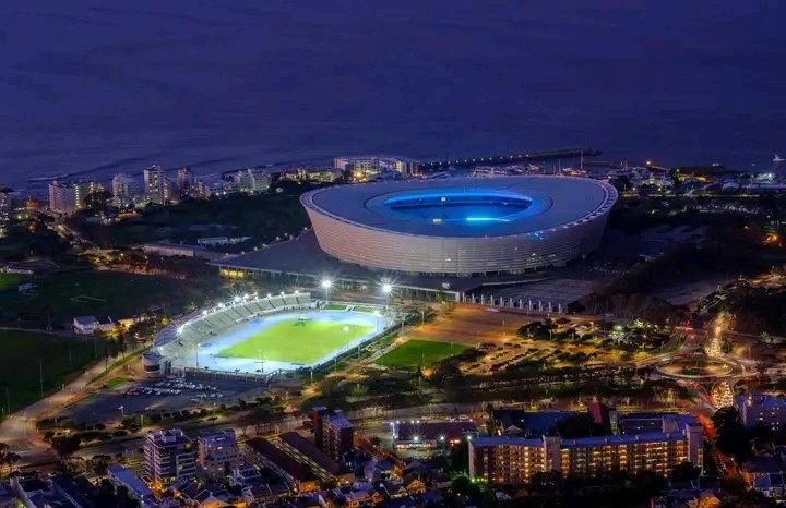 Letstravel65943's tweet photo. PLACE TO VISIT THIS WEEKEND 

DHL Stadium 🏟 Cape Town, South Africa 🇿🇦

#letstravelafrica 
#takethejourneywithUS 
#Malema
https://t.co/70eSp0ICA4 https://t.co/GRYhSSivah