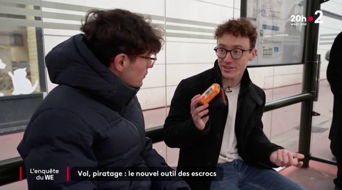 J'ai pu parler du Flipper Zero ce soir au JT de #France2

L'occasion de montrer comment je l'utilise au quotidien pour ouvrir ma porte de garage, cloner des badges d'accès ou même démarrer ma moto. En essayant de dissiper les fantasmes autour de ce petit outil 🙂
