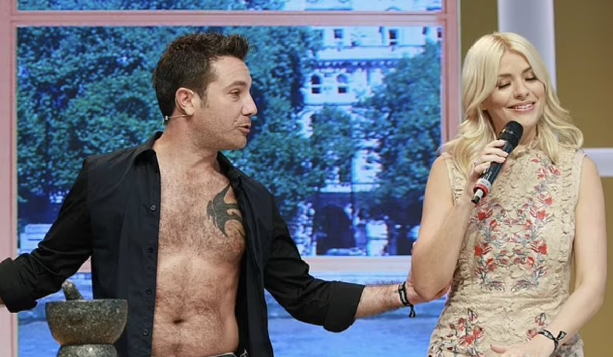 danwootton's tweet image. ITV News has decided that @Ginofantastico  making smutty “teenage boy” jokes many years ago is the biggest story in the world.
Who cares about what's going on in the Middle East; don't worry about Donald Trump; let’s pretend Keir Starmer didn’t break lockdown rules and Rachel…