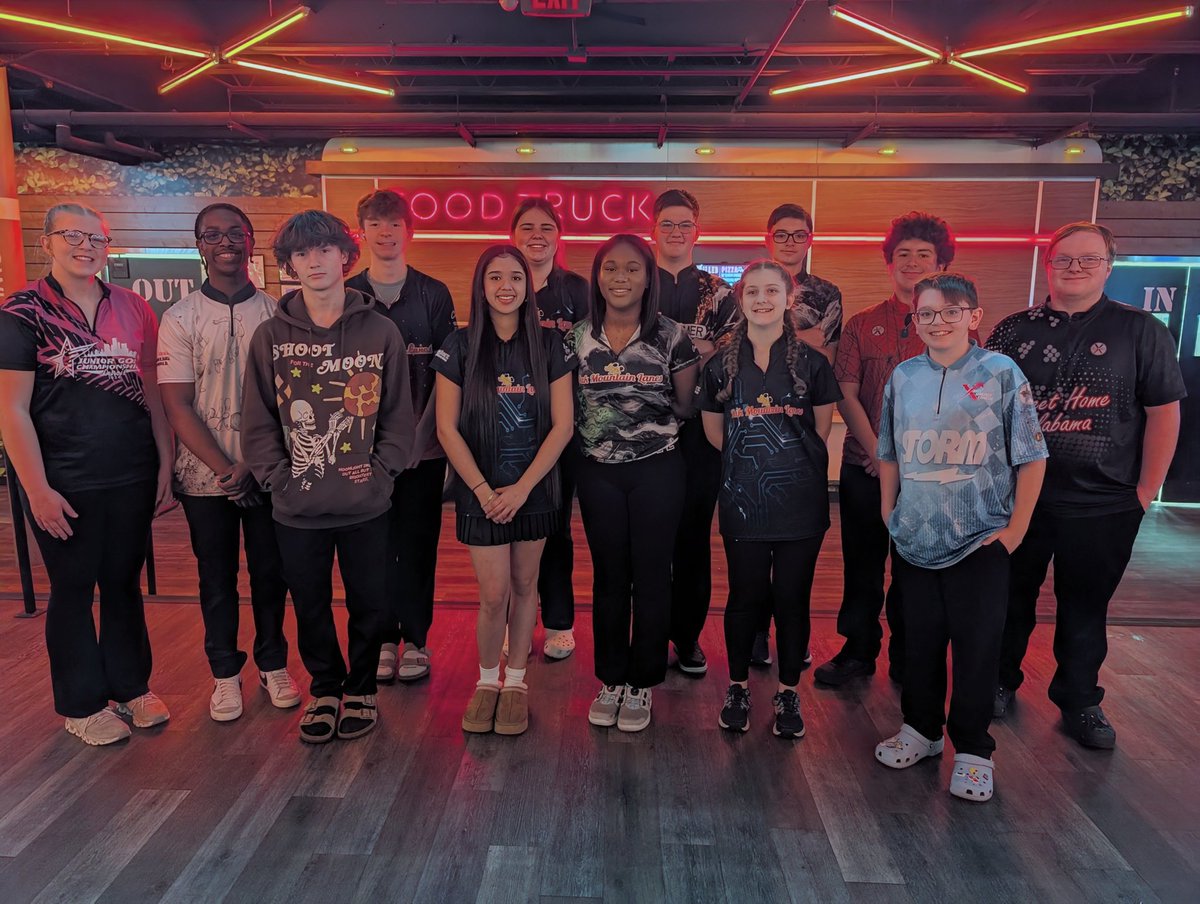 Great turn out for Thompson at the Pepsi Greater Birmingham Sectionals in Tuscaloosa !

We're proud of all of you!

Eight have advanced to the Pepsi State Tournament in Montgomery in April for the opportunity to win scholarships and an entry to Junior Gold.

Let's go Warriors!